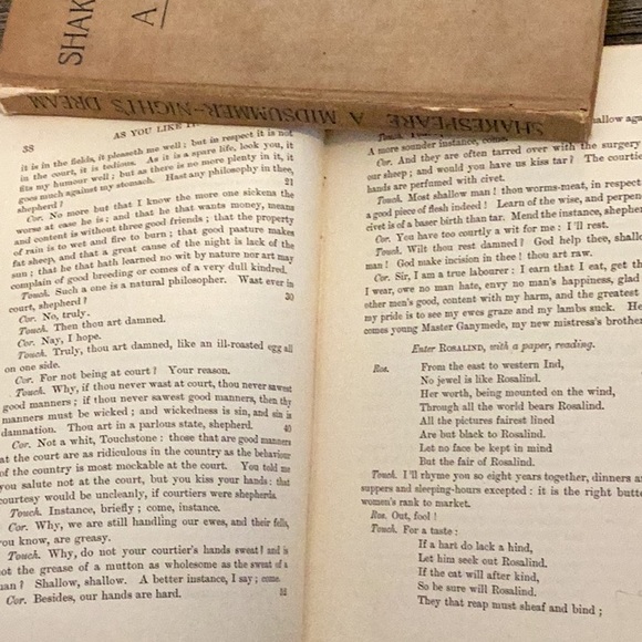 Antique books Shakespeare intro and notes by K Deighton Macmillan 1891 two books - Picture 4 of 15